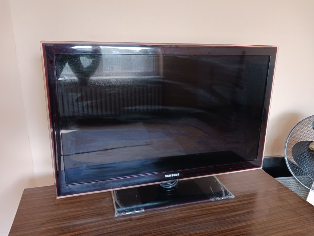 Samsung LED TV 40" FULL HD UE40C5000