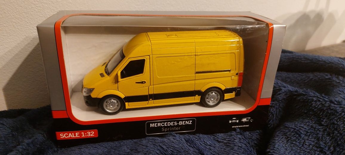 Model Mercedes-Benz Sprinter 1:32 nowy