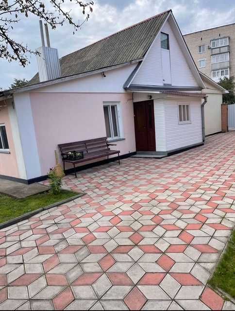 Продам будинок. Центр.