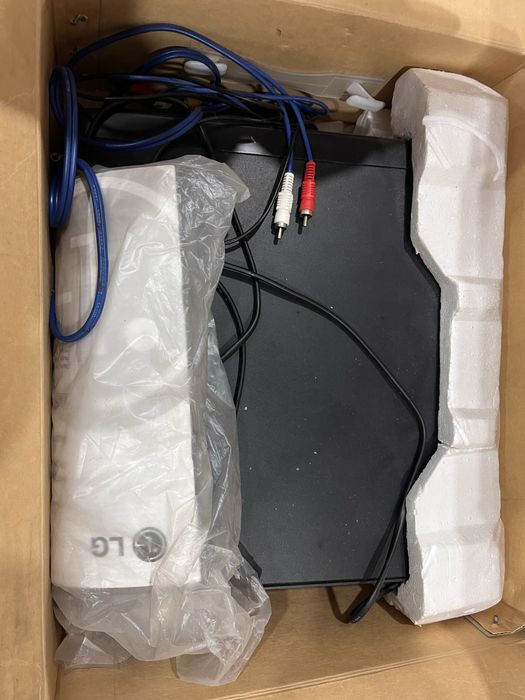 Видеомагнитофон LG в родной коробке