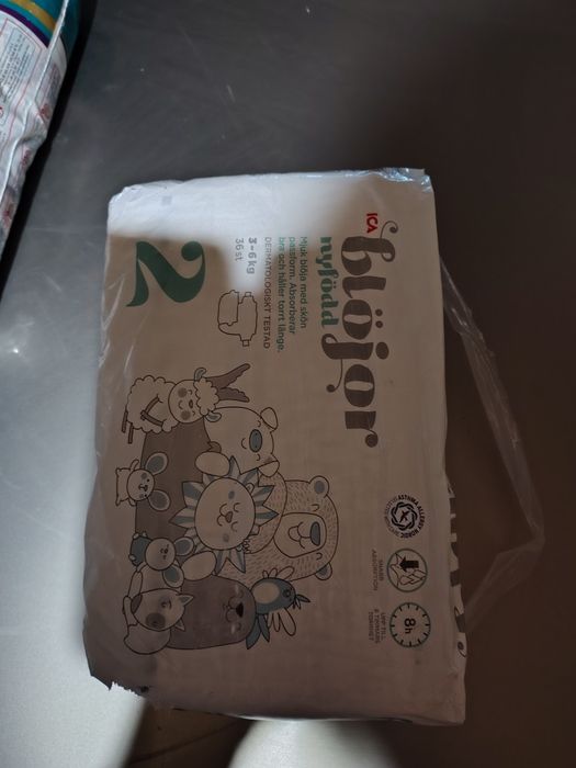 Дитячі товари памперси