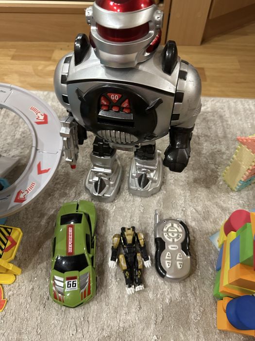 Робот на пульті роботи транформери