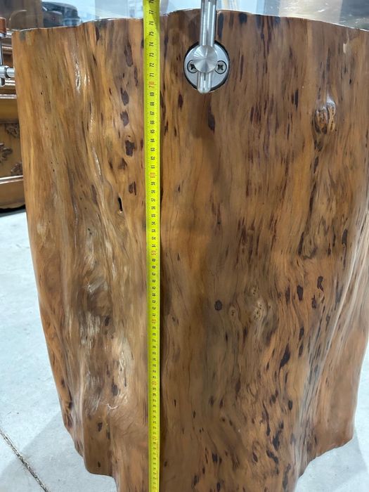 Mesa única em tronco de madeira - Rara