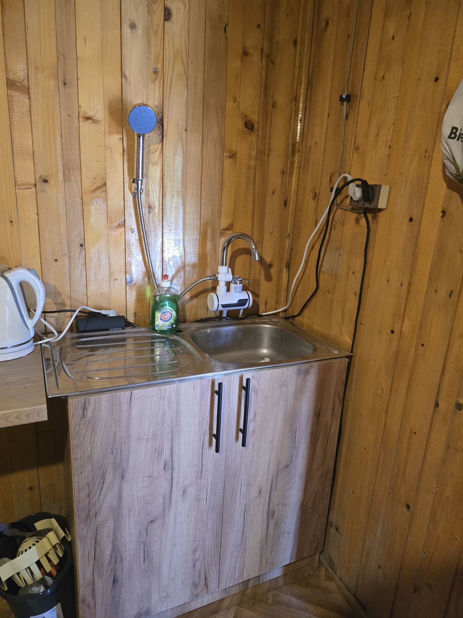 Ogródek działkowy ROD z piętrowym domkiem i WC