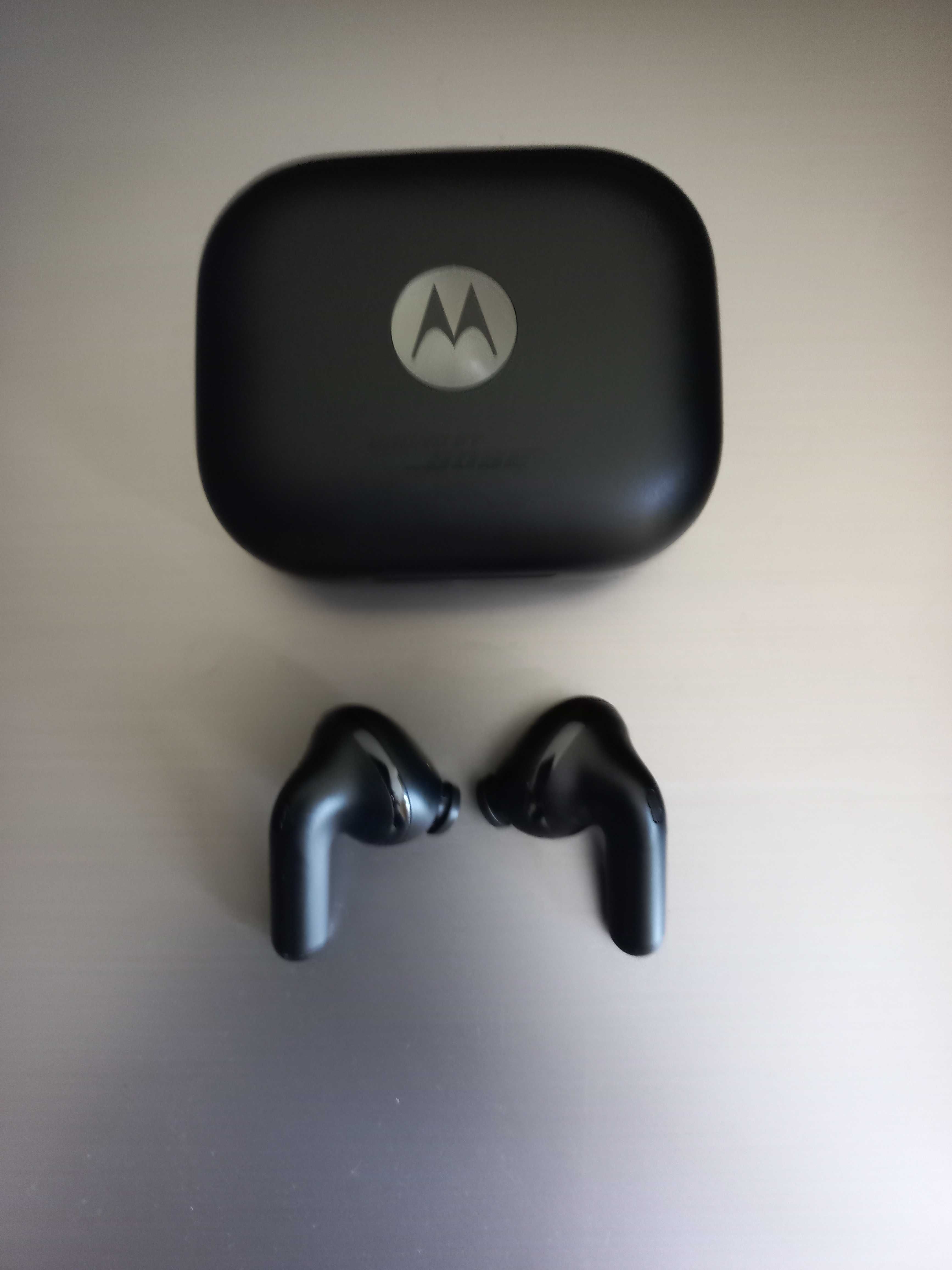 Słuchawki bezprzewodowe Motorola Buds Sound by Bose.