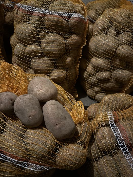 Ziemniaki czerwone 1,50 zł/kg oraz białe 1 zł/kg