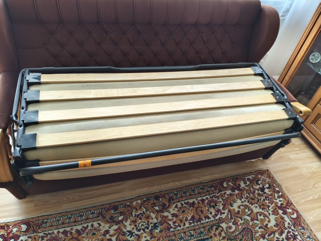 Sofa z funkcją spania plus dwa fotele
