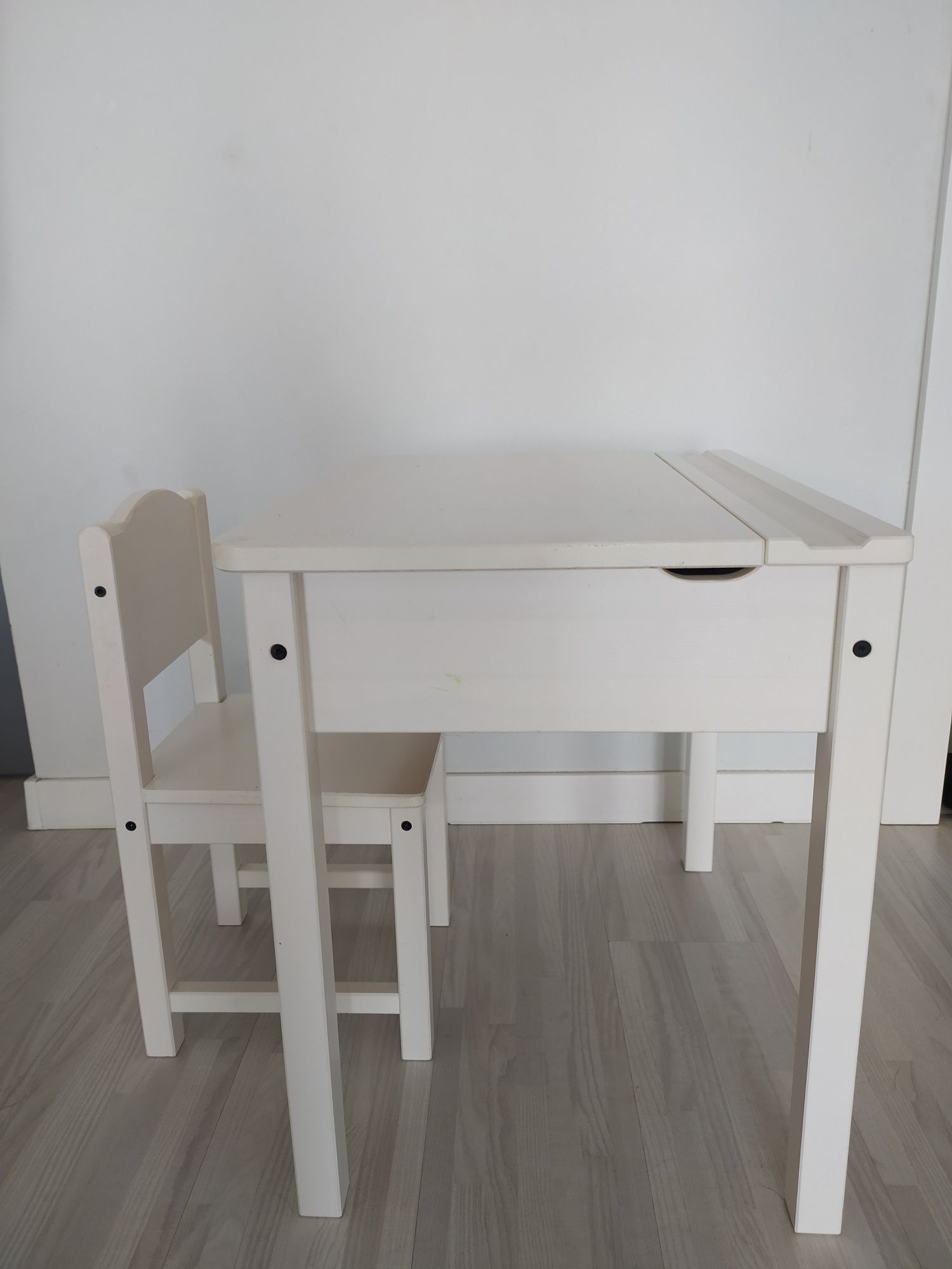 Sundvik  biurko i krzeselko Ikea