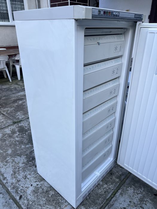 Морозильна камера Liebherr SuperFrost 253 L 7 секцій