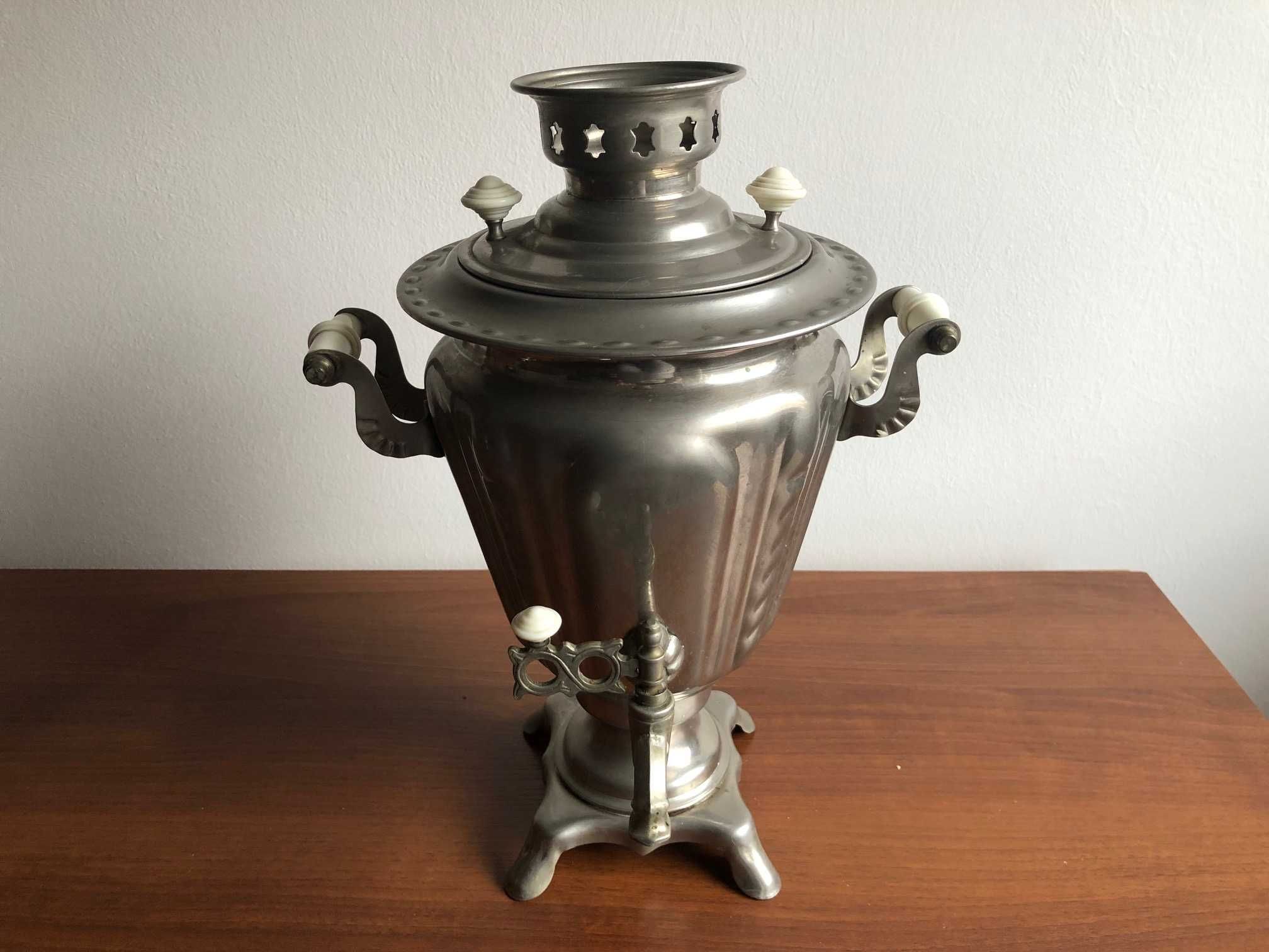 Samowar do herbaty radziecki z 1976 roku