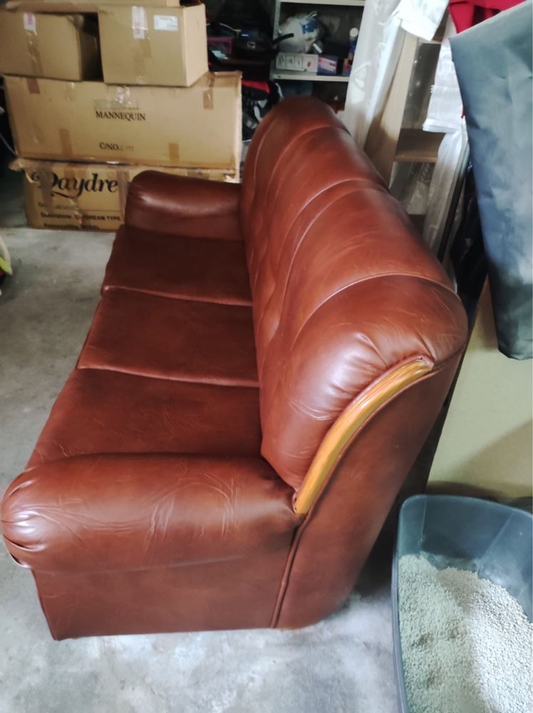 Sofá/Cama em pele