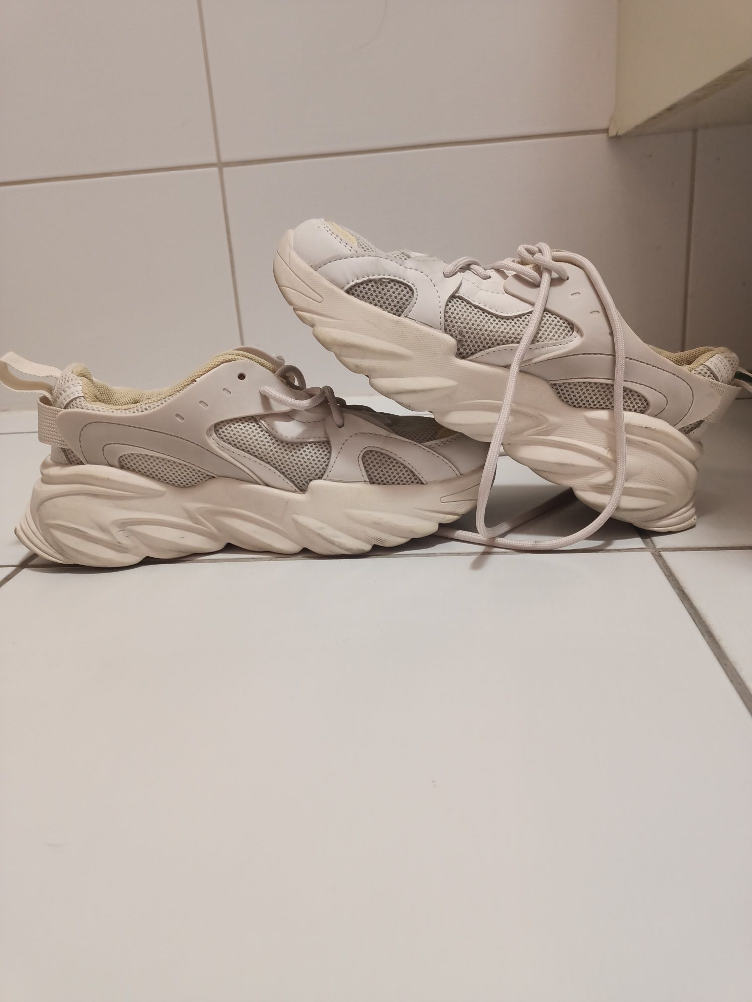 Damskie obuwie sportowe