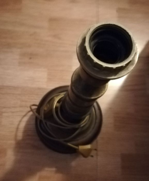 Pé de Candeeiro        .