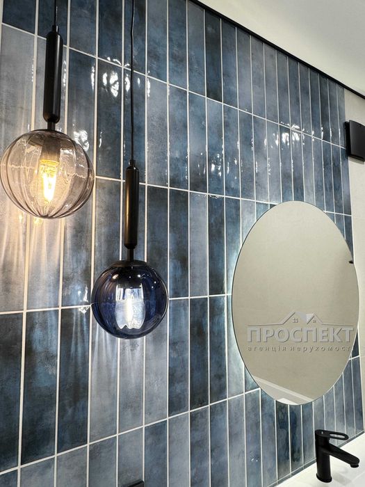 Квартира з новим ремонтом в центрі міста з автономним опаленням