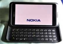 nokia E7 dotykowy  z wysuwaną klawiaturą