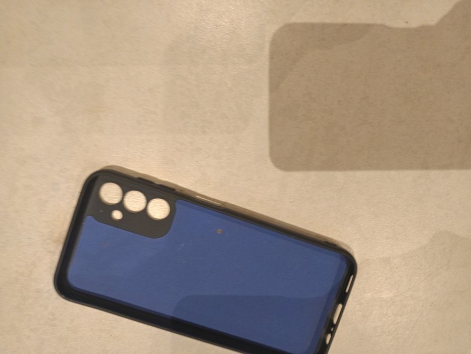 Etui na telefony