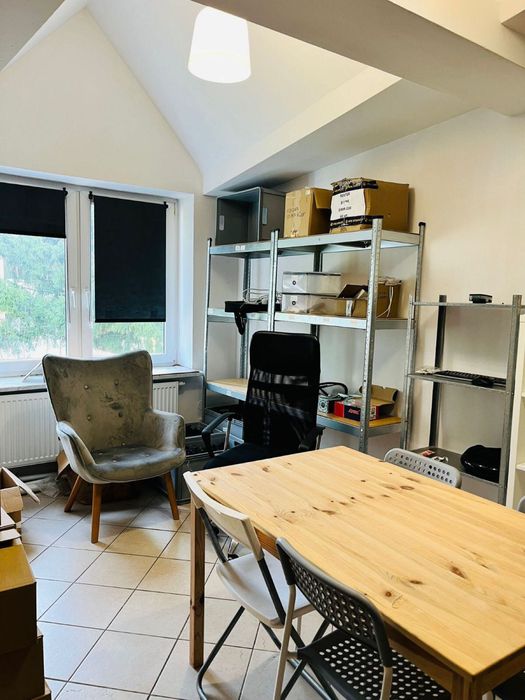 Lokal  biuro ,magazyn 90 m2 centrum Legionowa ,parking