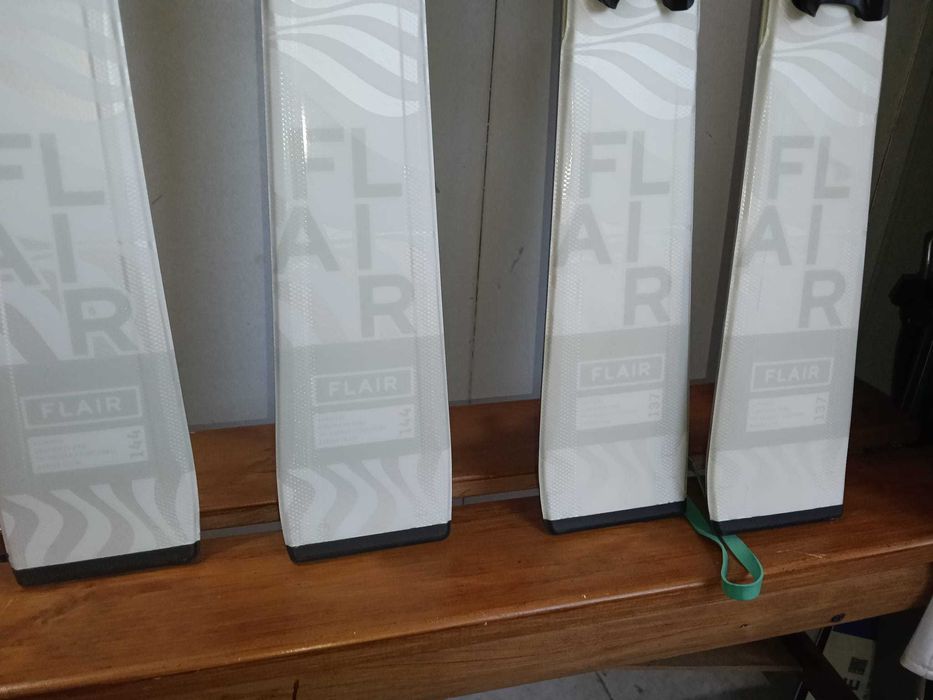 Nowe damskie narty Volkl flair 137cm- promocja 1200 zł/ Sklep-Serwis