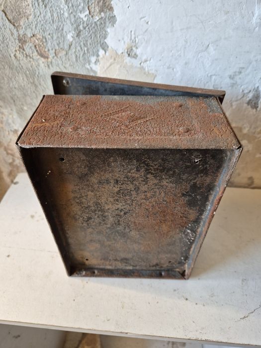 Szkatułka metalowa antyk sejf