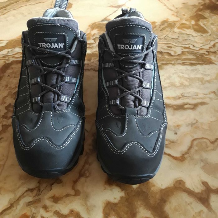 Германия НОВЫЕ goreTex  мужские термо ботинки 40р. кроссовки