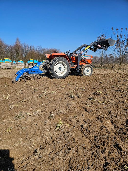 Kubota z osprzętem 4x4