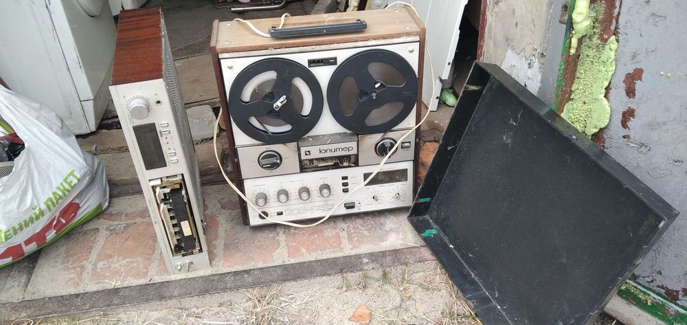 Магнитофон кассетный советский