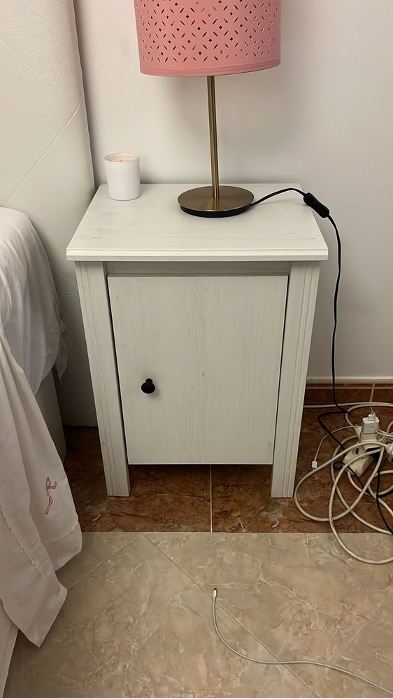 Duas Mesas cabeceira Ikea
