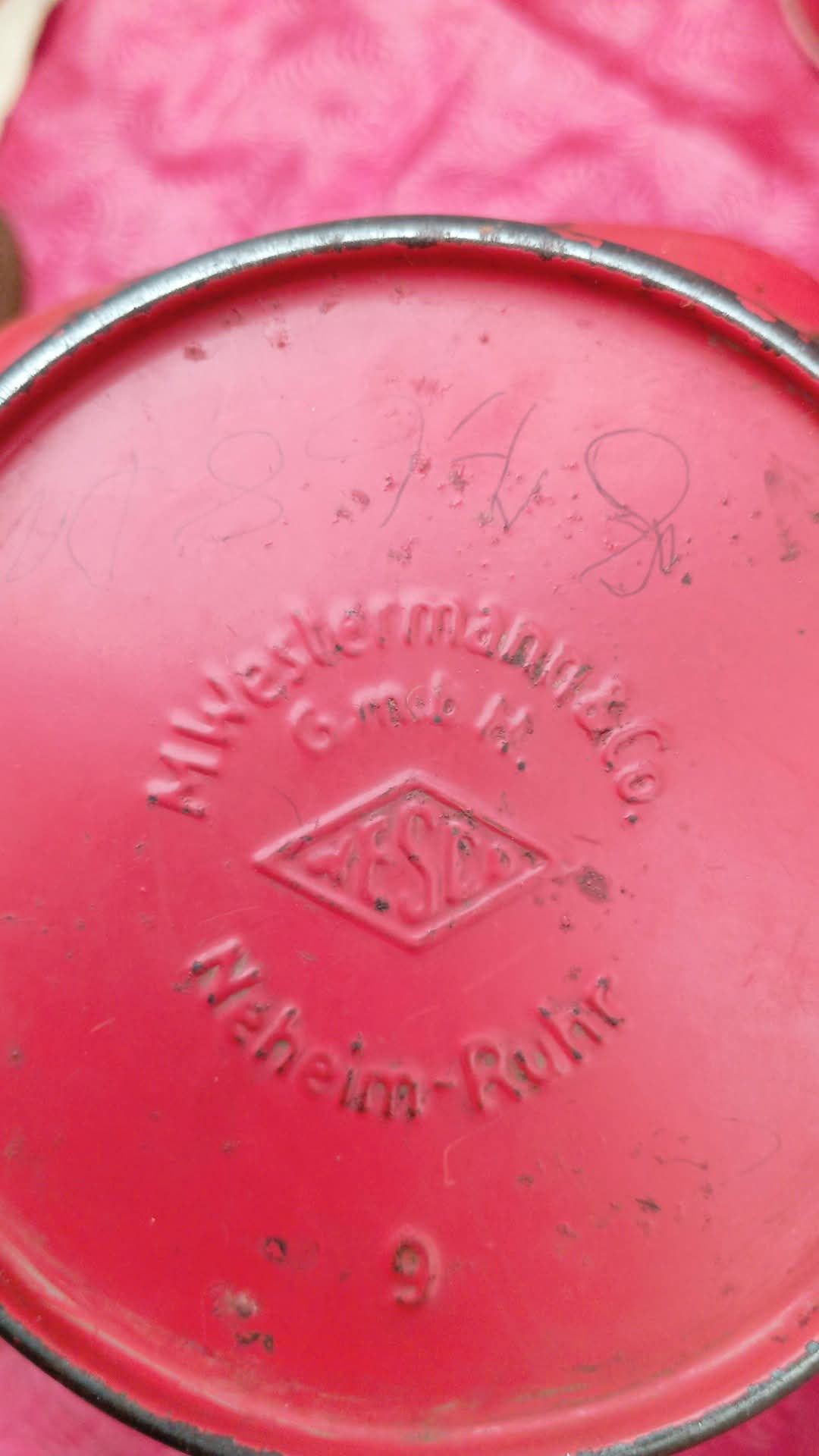 Skarbonka z okresu wojennego skrzynka kwestarska