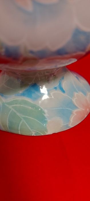 Kubek, filiżanka  z talerzykiem, wzór kwiatowy