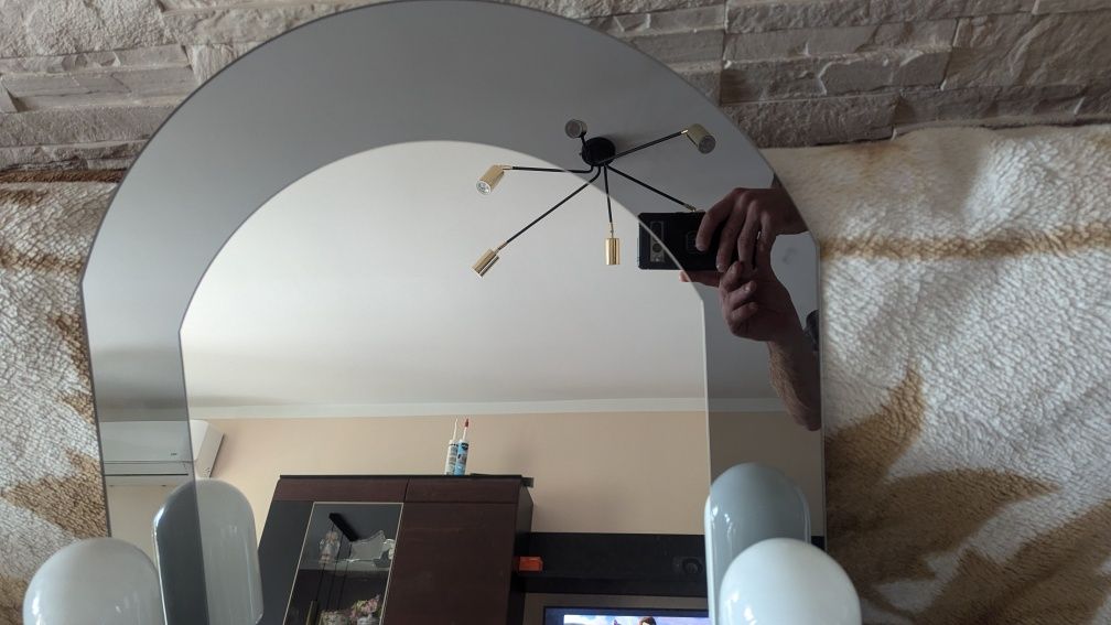 Lustro łazienkowe z oświetleniem led