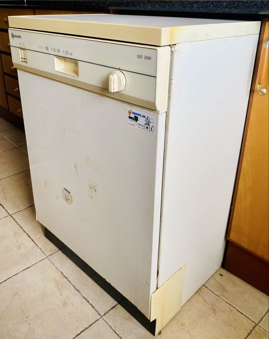 Máquina de Lavar Loiça Bauknecht