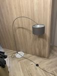 Lampa stojąca łukowa