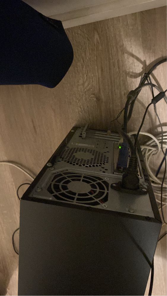 Computador ASUS AMD Ryzen 5 3600G - 500GB SSD - 8GB RAM