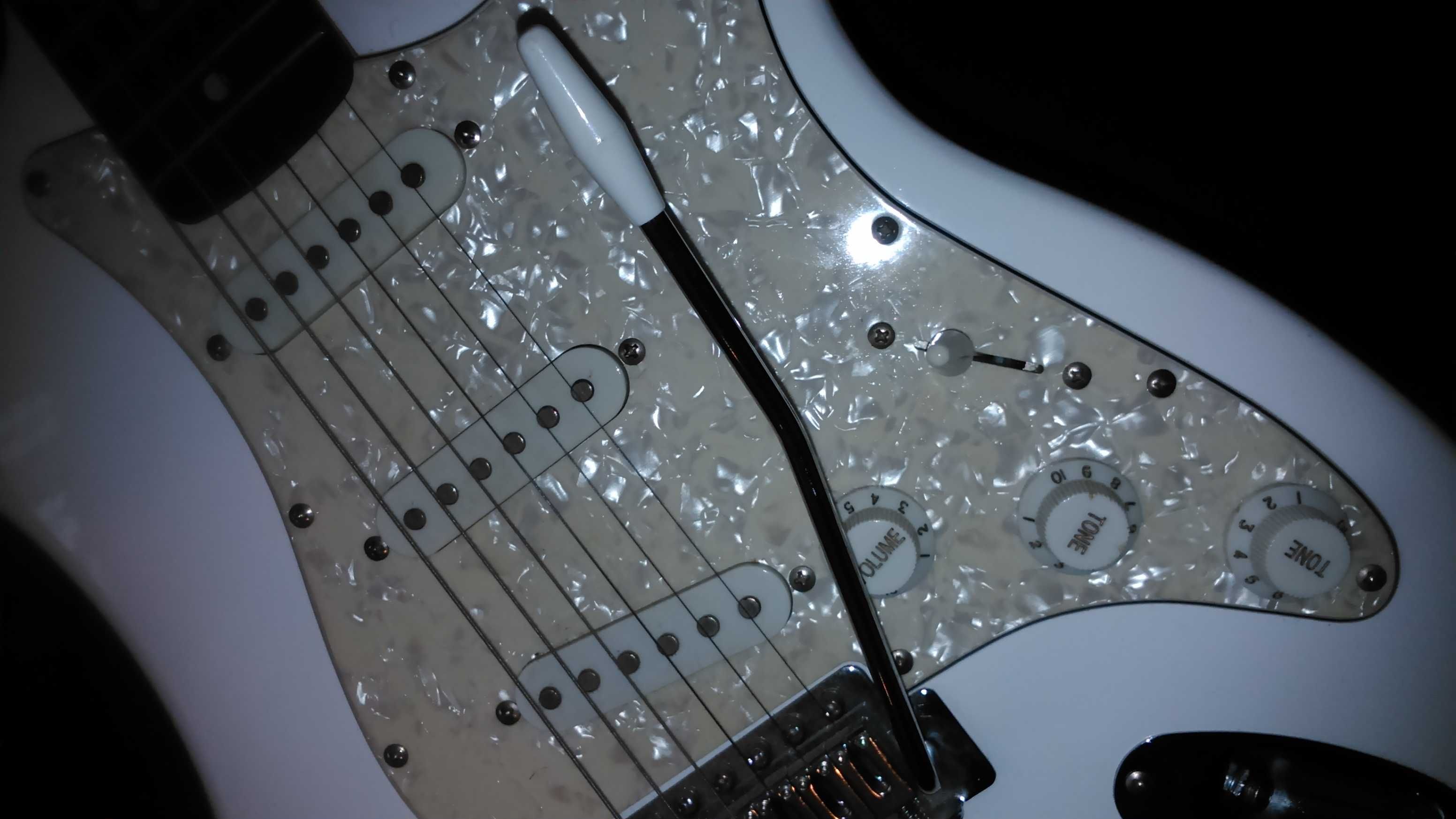 Sprzedam gitarę squier stratocaster