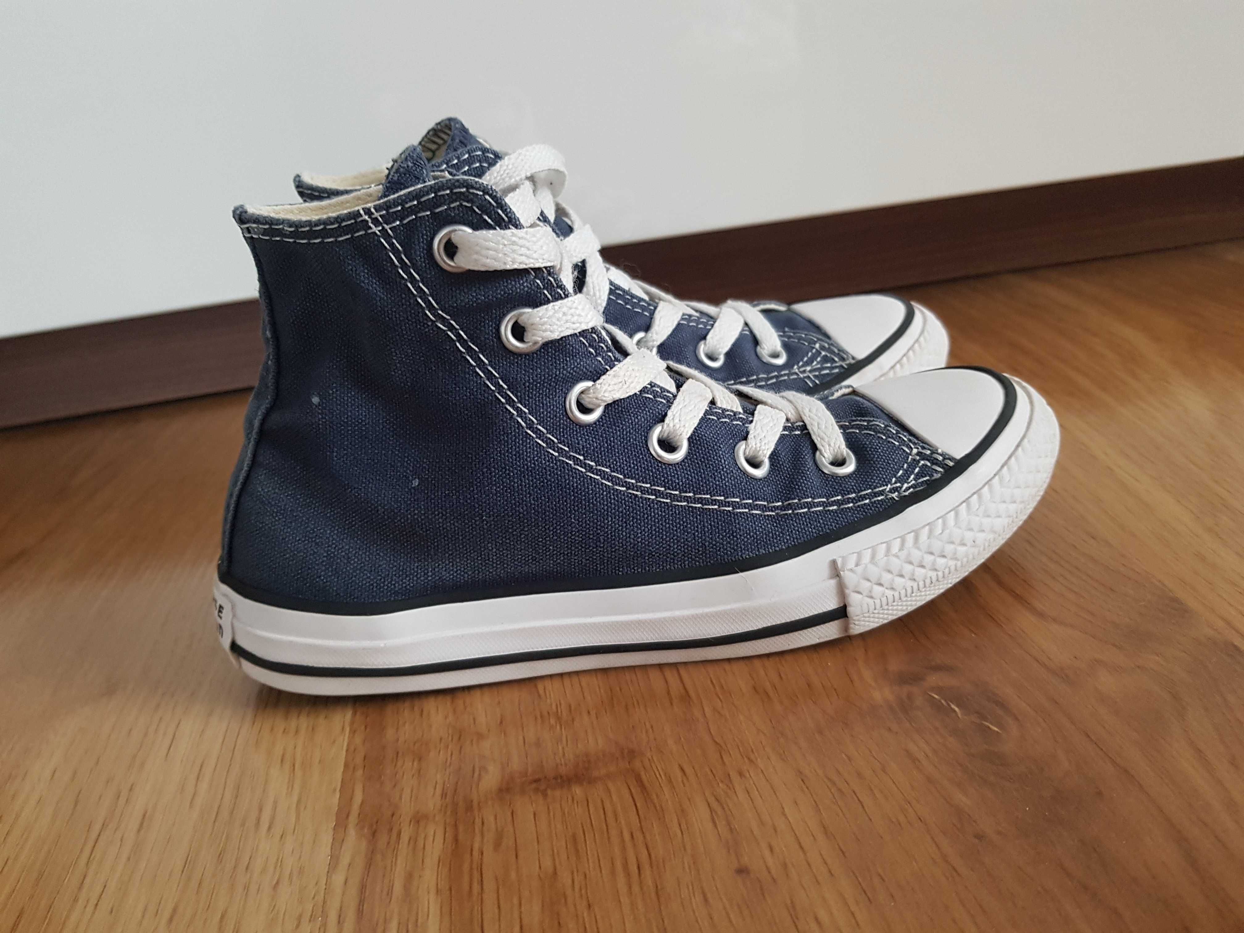 Granatowe wyższe trampki Converse 30