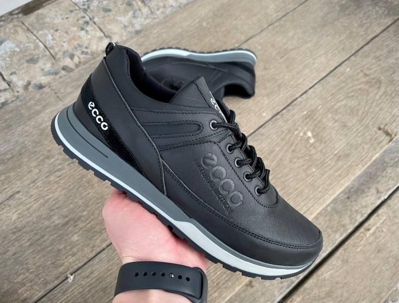 Кожаные кроссовки ЕККО 40-45 кожа