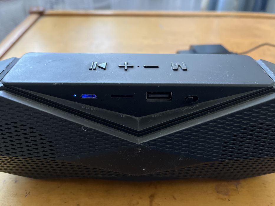 Głośnik przenośny Blutooth 2x5W, akumulator, radio FM