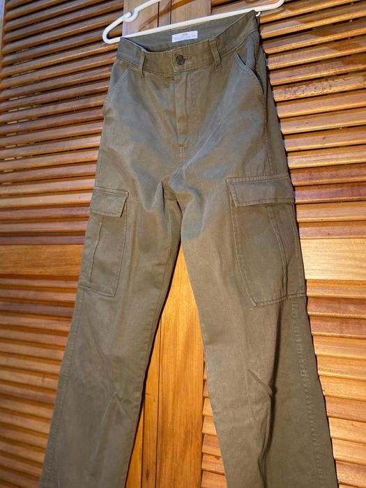 Calças Cargo Stradivarius