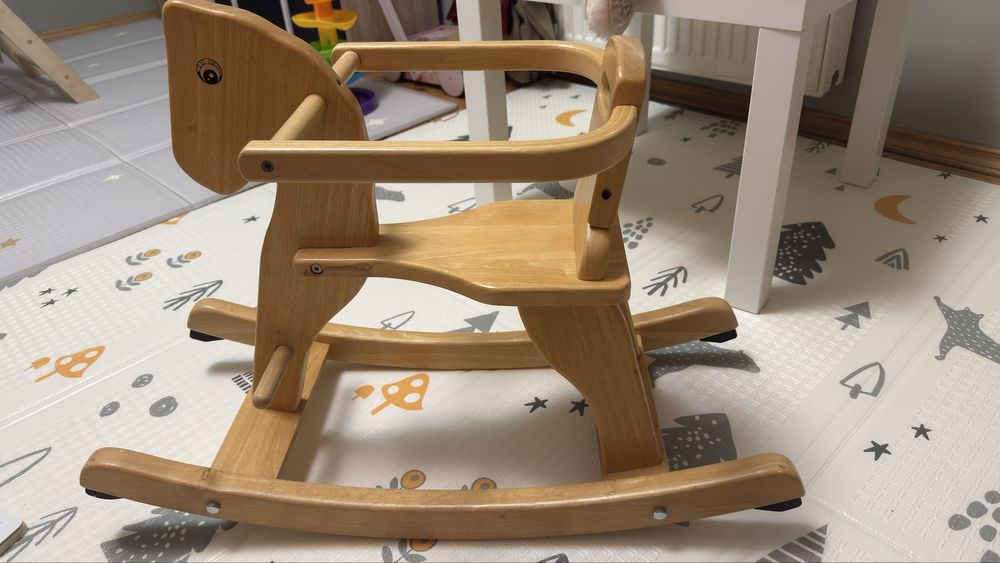 Деревʼяна гойдалка коник. Дитяча качалка