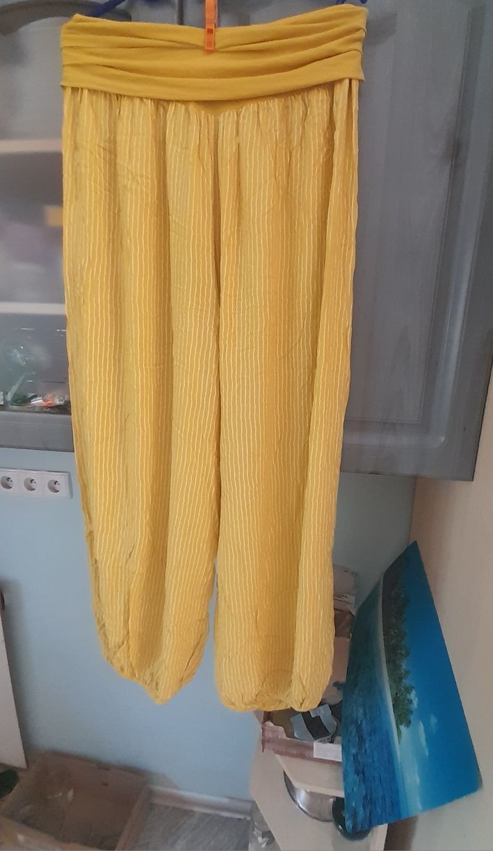 Luźne spodnie alladyna