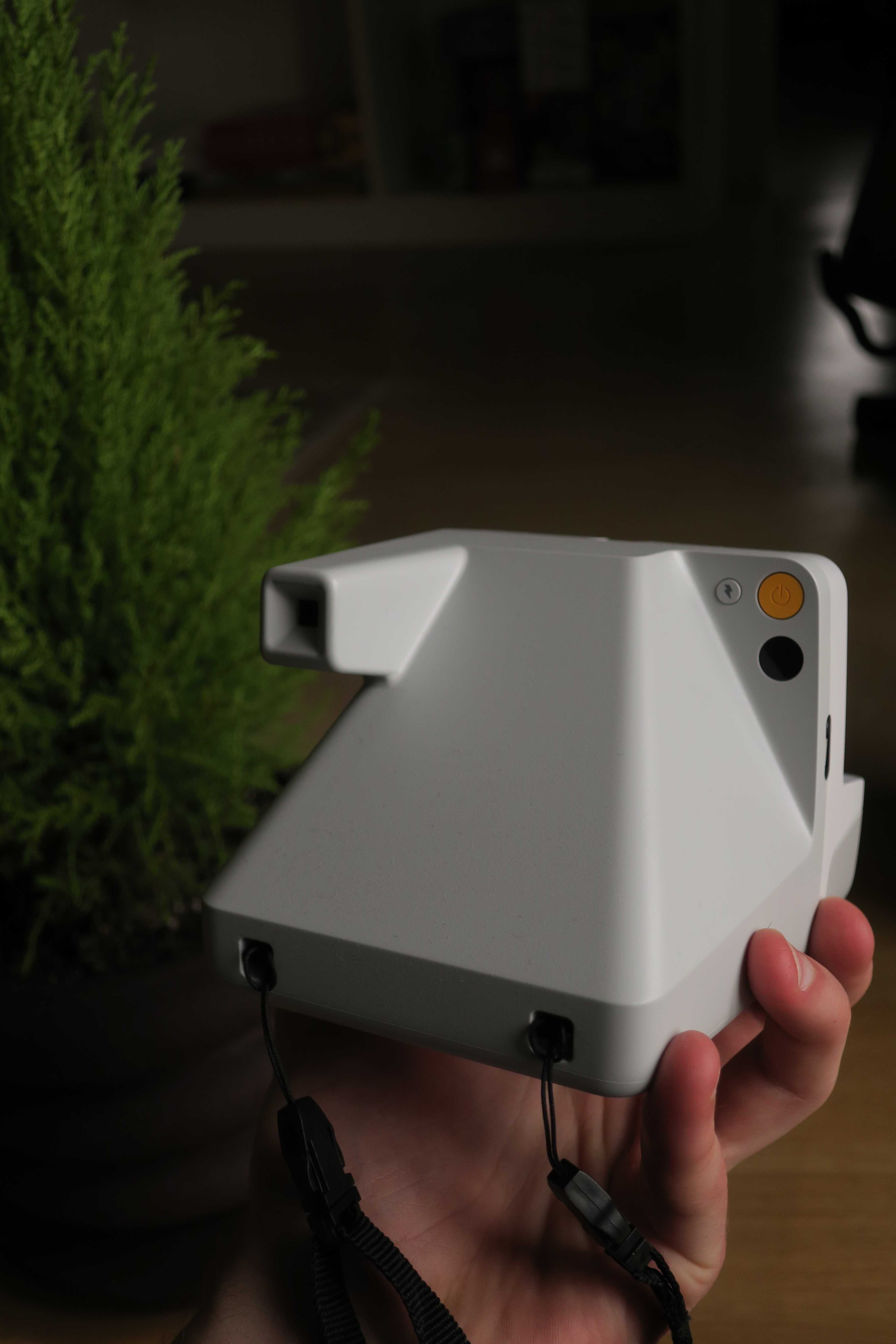 Polaroid Now - Камера миттєвого друку з автофокусом та спалахом