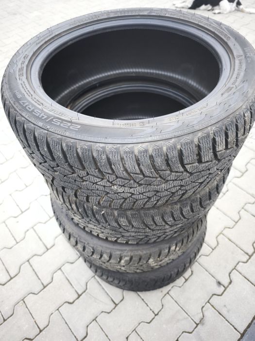 Opony zimowe 4 szt.  Nokian 225/45 R17