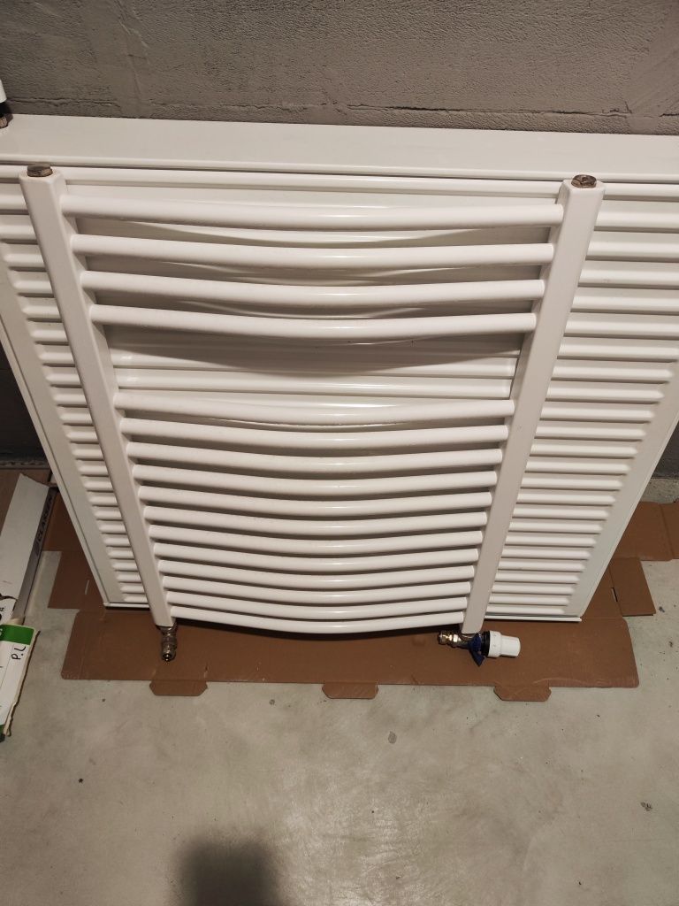 Grzejnik Purmo CV33 900x800 dolny prawy