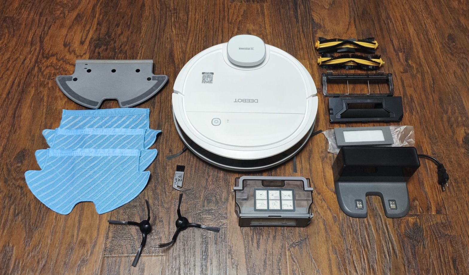 Робот пилосос ECOVACS Deebot Ozmo 900