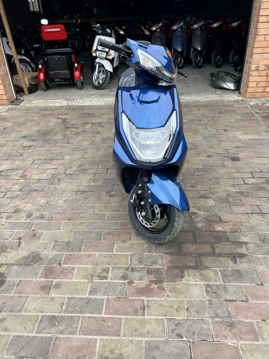 скутер Suzuki Burgman 200 без пробігу по Україні з Японії