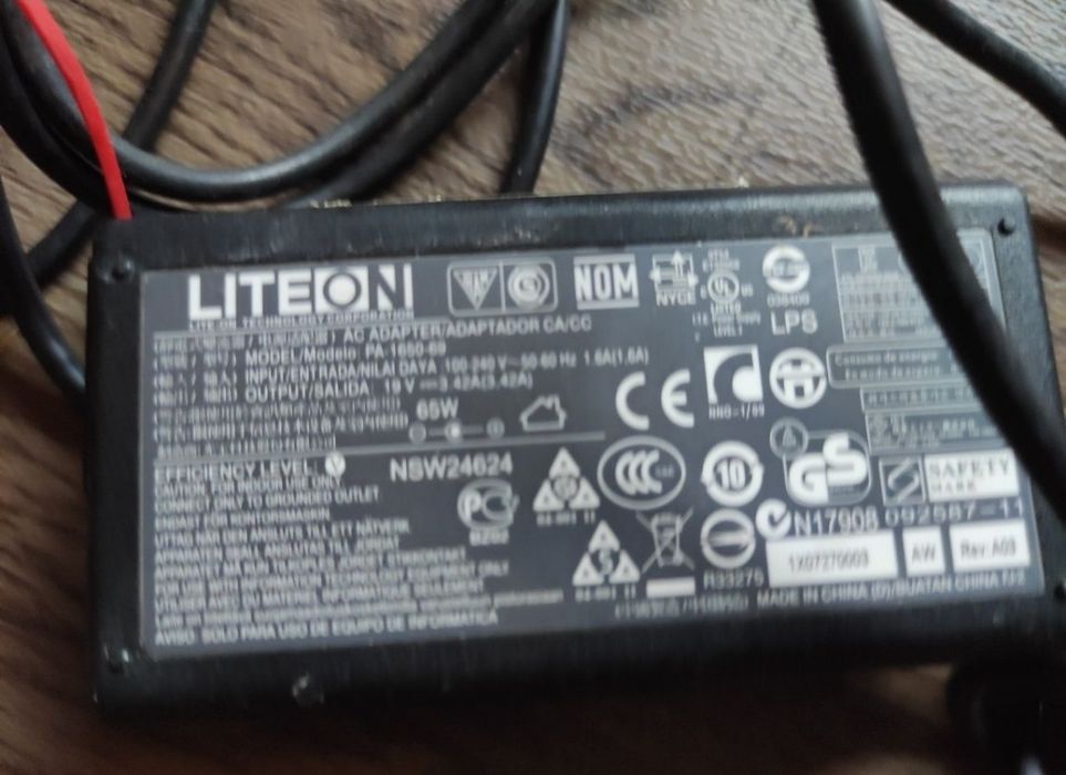 Зарядка до ноутбука 19v 3,42A