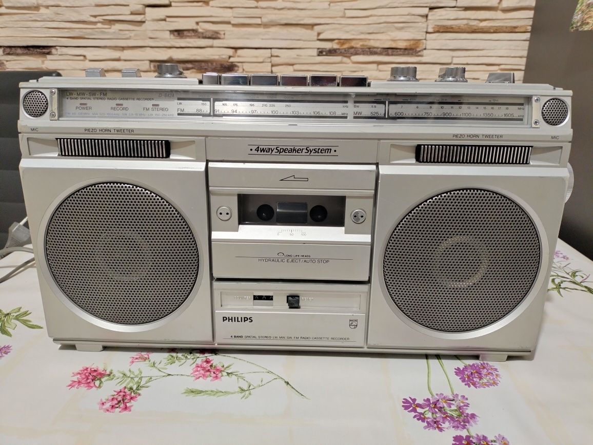 Radiomagnetofon PHILIPS D8424/00, uszkodzony