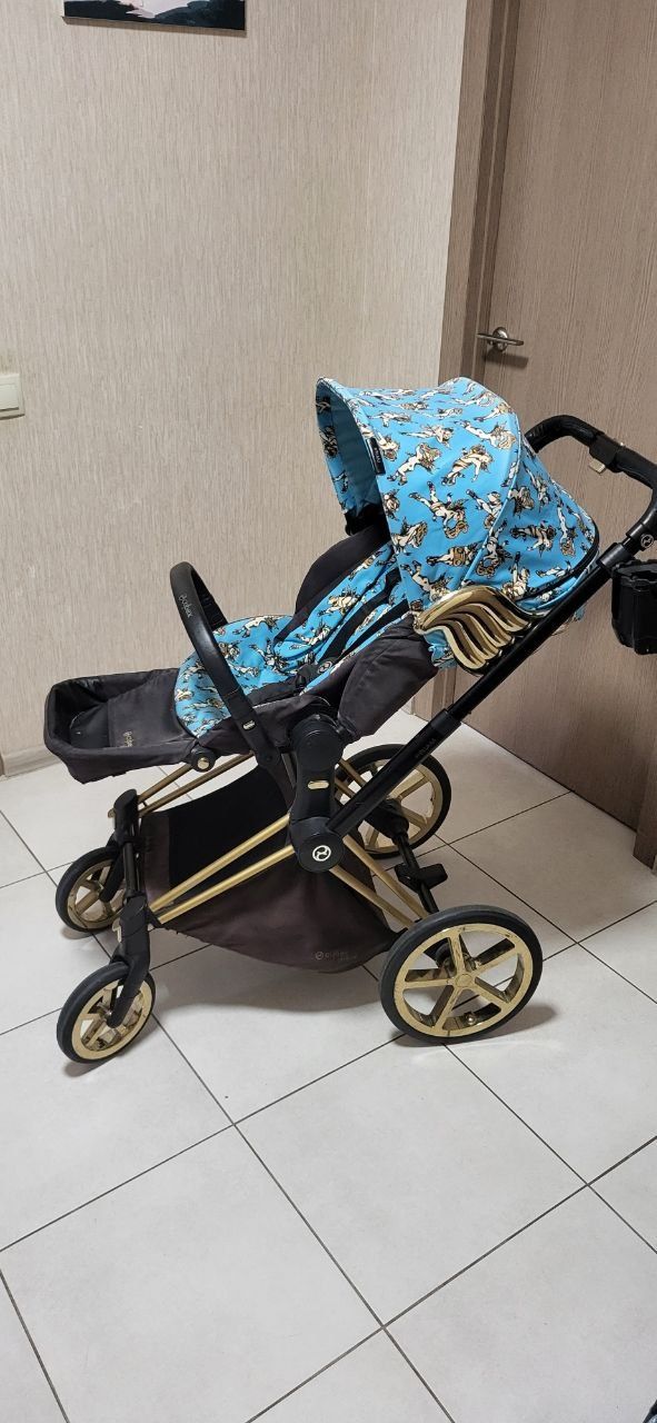 продам коляску cybex