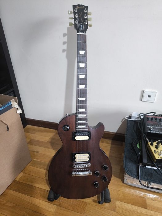Gibson les Paul studio faded 2010