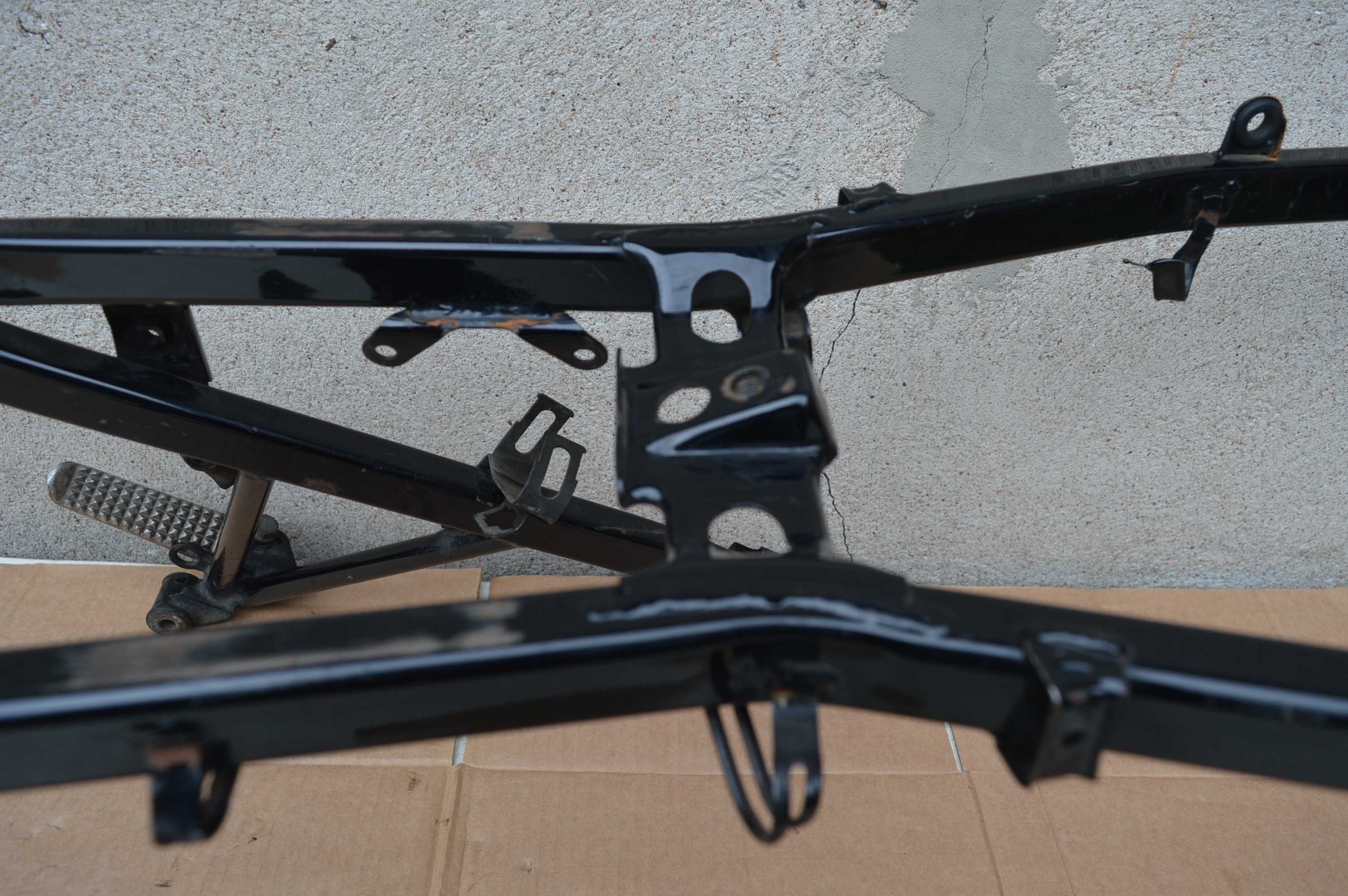 Honda VFR 750 rc24 '86-87r RAMA subframe ogon